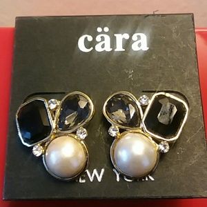 Cära New York Black Pearl Earrings